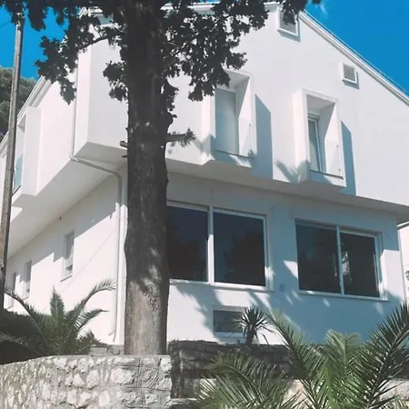 By The Sea - 19837 Guest house Novi Vinodolski